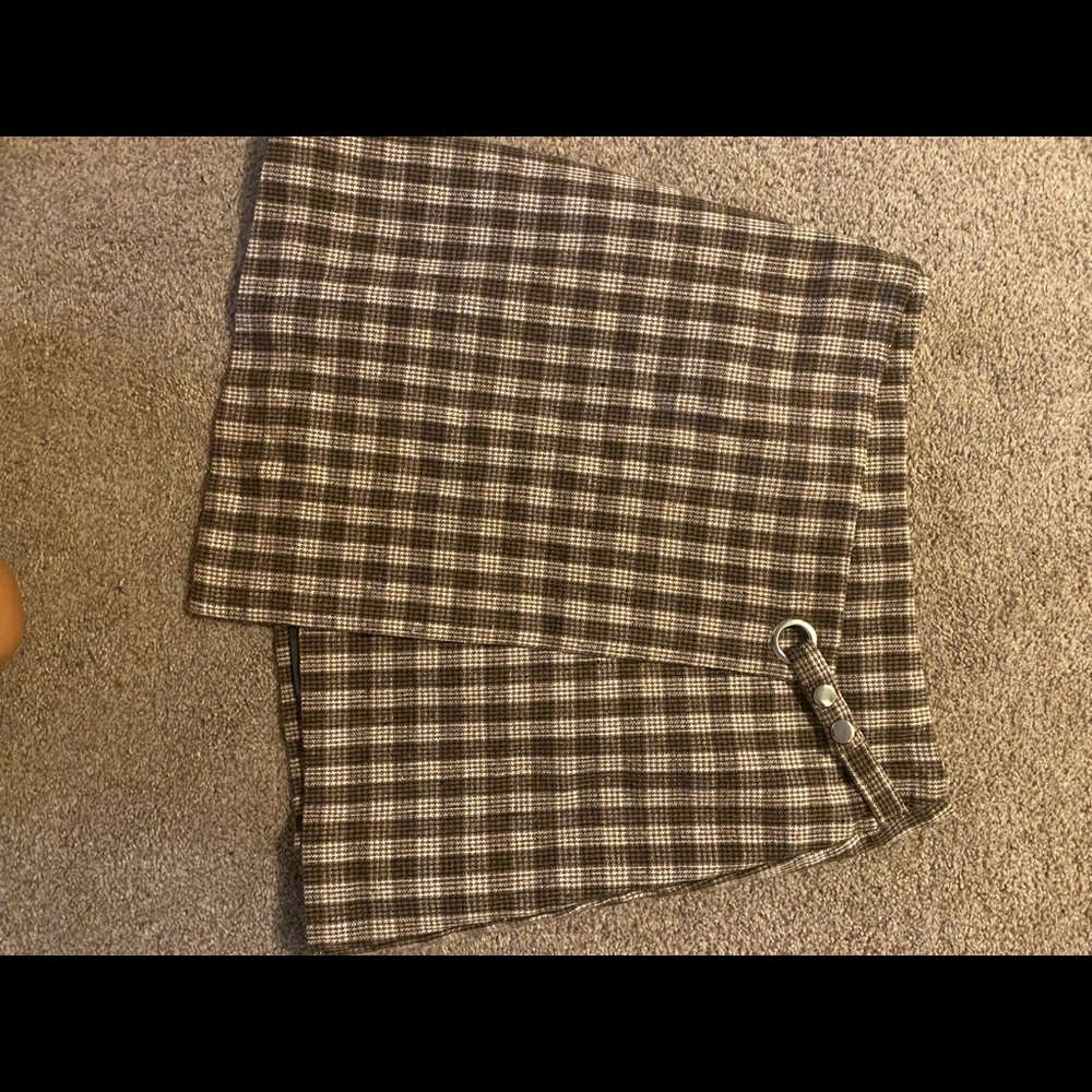 Asymmetrical mini skirt
